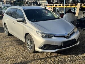 2026.02.12  Toyota Auris E18 FACELIFT kombi 1.6 D-4D